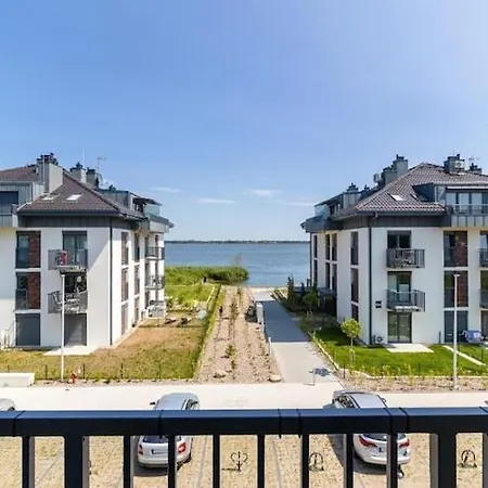 Family For 4 By The Water Apartmán *