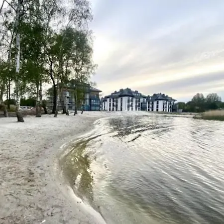 Family For 4 By The Water